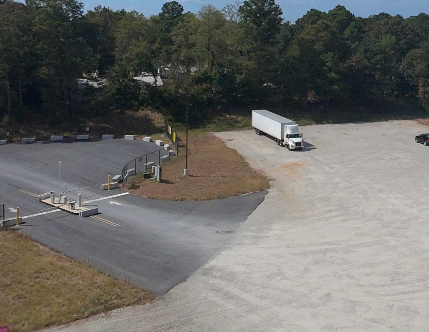 Bowman Truck Parking in Byron, GA